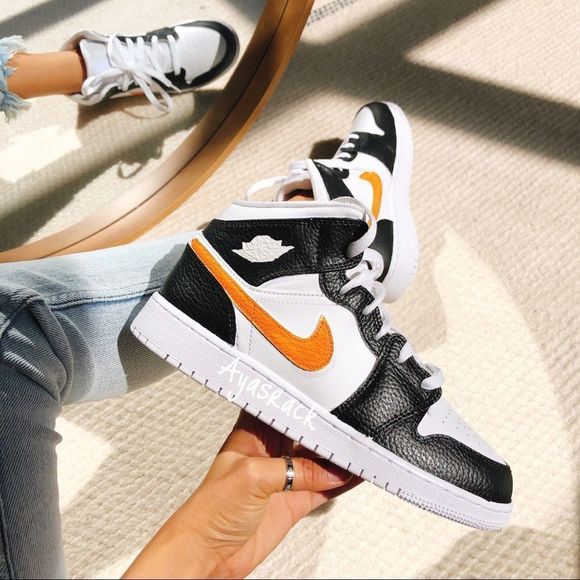 Jordan Shoes - Custom painted air jordan mid